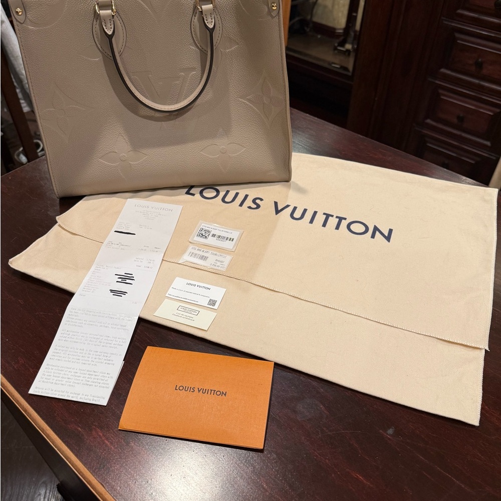 Louis Vuitton On-The-Go bag + wallet